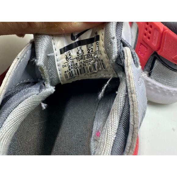 Nike Huarache Toddler Girls Sneakers – Size 6C – Gray & Pink - Picture 5 of 9